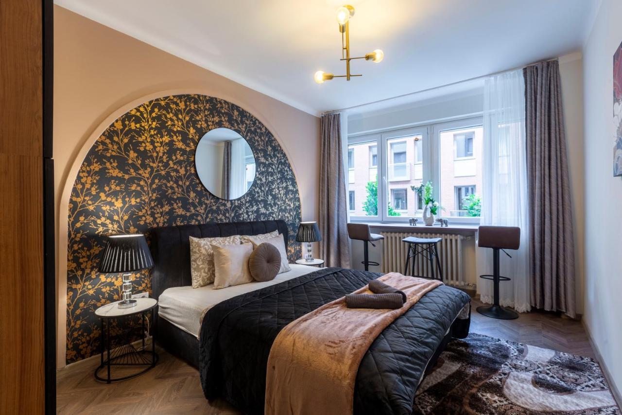 Stylish Quentin Apartment In The King Street Budapest Bagian luar foto