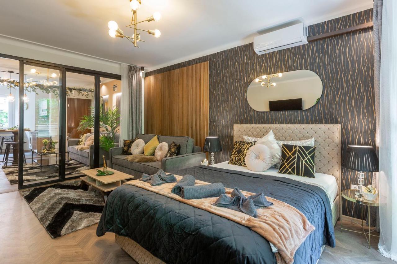 Stylish Quentin Apartment In The King Street Budapest Bagian luar foto