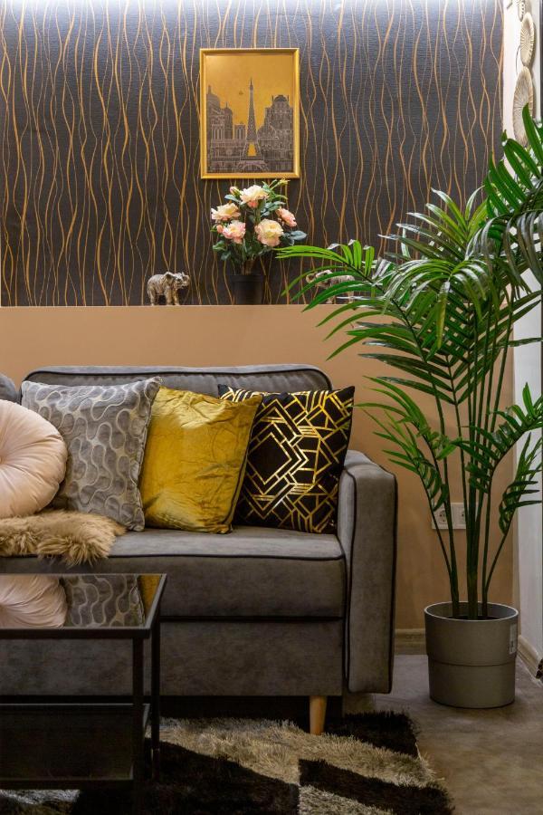 Stylish Quentin Apartment In The King Street Budapest Bagian luar foto