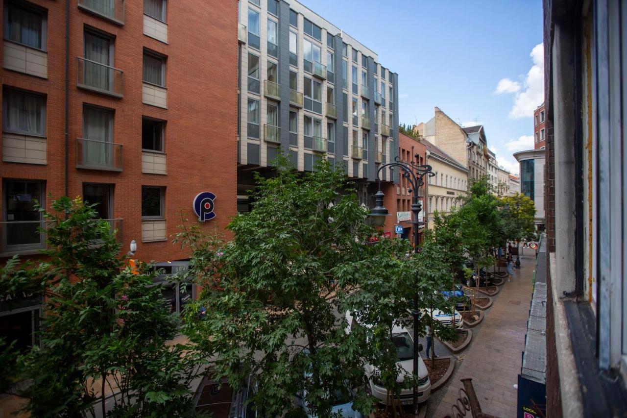 Stylish Quentin Apartment In The King Street Budapest Bagian luar foto
