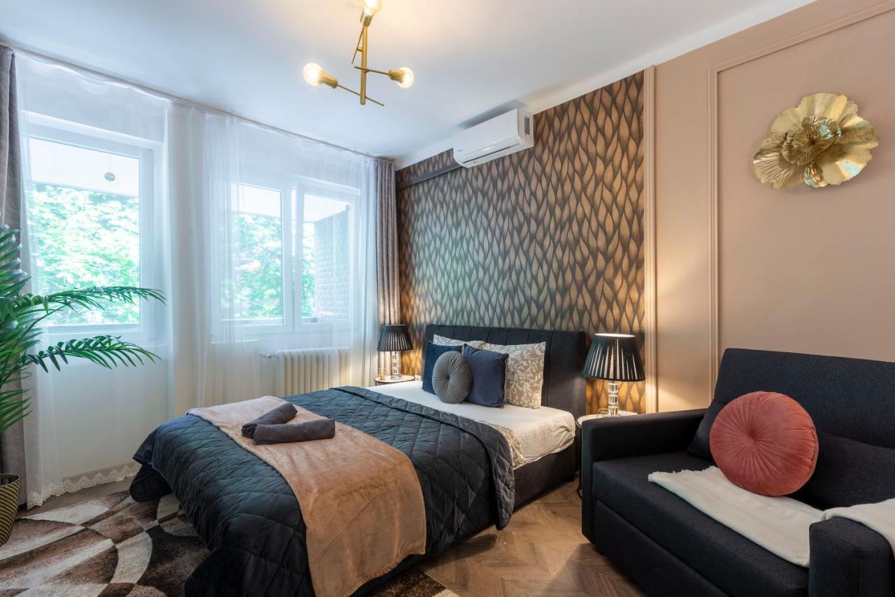 Stylish Quentin Apartment In The King Street Budapest Bagian luar foto