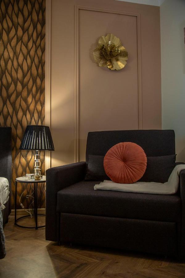 Stylish Quentin Apartment In The King Street Budapest Bagian luar foto