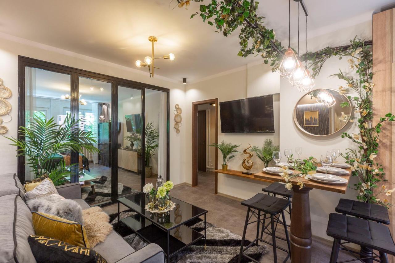 Stylish Quentin Apartment In The King Street Budapest Bagian luar foto