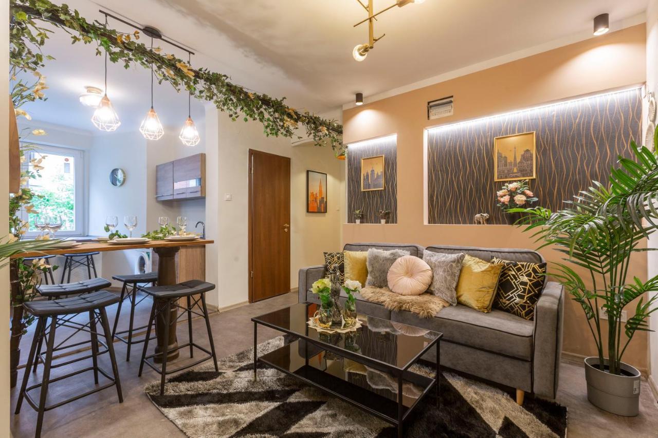 Stylish Quentin Apartment In The King Street Budapest Bagian luar foto